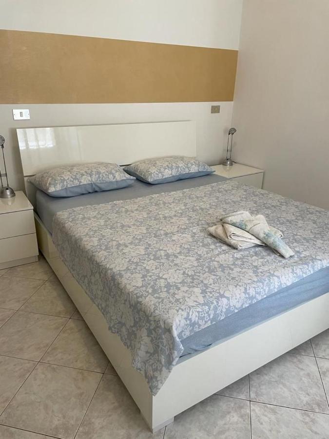 Ferienwohnung Marilyn House Desenzano del Garda Exterior foto